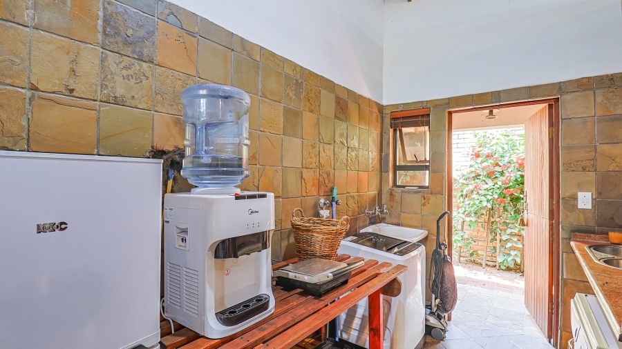 7 Bedroom Property for Sale in Cashan North West